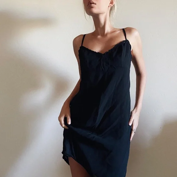 Chic 90s Ralph Lauren Dress - Picture 2 of 7